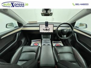 Tesla Model Y LONG RANGE AWD, Dual motor, Reversin - Image 2