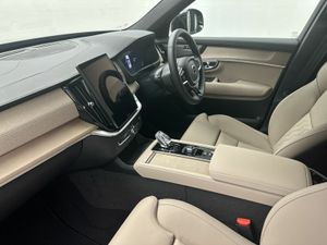 Volvo XC90 T8 PLUS BRIGHT *ORDER FOR 261* €210 P/W - Image 4