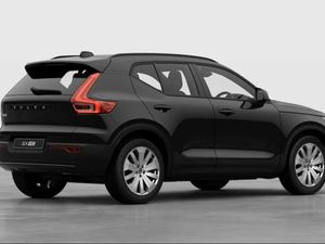 Volvo EX40 CORE *3.95% APR* €115 P/W ON PCP - Image 3