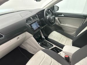 Volkswagen Tiguan 2.0TDI DSG HIGHLINE *FREE HAMPER - Image 4