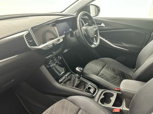 Opel Grandland X GS-1.2 *FREE HAMPER* €80 P/W ON P - Image 4