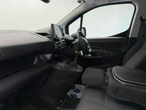 Peugeot Partner 1.5HDI PRO PLUS *5 YEAR WARRANTY* - Image 4