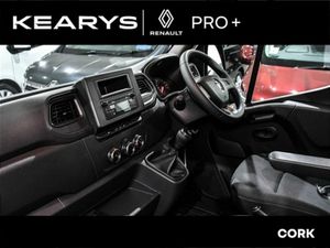 Renault Master LM35 135 Business MY22 INC VAT - Image 3