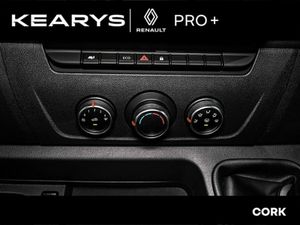 Renault Master LM35 135 Business MY22 INC VAT - Image 4