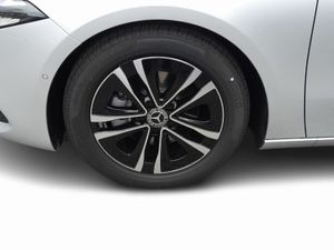 Mercedes-Benz A-Class A180 Progressive Line--Facel - Image 3