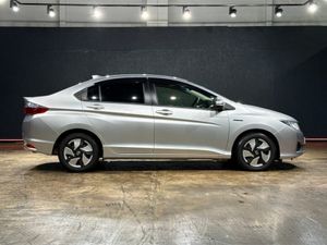 Honda Grace HYBRID AUTOMATIC 1.5L - Image 2