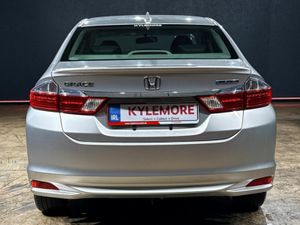 Honda Grace HYBRID AUTOMATIC 1.5L - Image 4