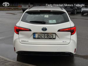 Toyota Corolla HYBRID VAN - Image 4