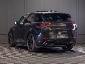 2023 Range Rover Sport P440e Dynamic *Pan Roof - Image 4