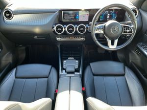 Mercedes-Benz GLA 250e Progressive Phev Compact S - Image 4