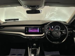 Skoda Octavia AMBITION 2.0 TDI 115HP 5DR - Image 3