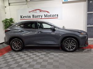 Lexus NX 2.5 PHEV PREMIUM PACK (SUNROOF) 4WD AUTOM - Image 4