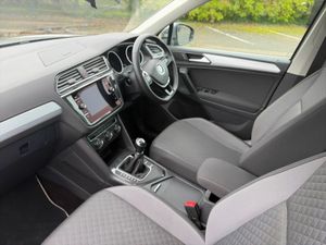Volkswagen Tiguan COMFORTLINE 2.0TDI 115HP MANUAL - Image 3