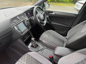 Volkswagen Tiguan R-LINE 2.0 TDI 150HP AUTO - Image 3