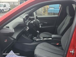 Peugeot 2008 ALLURE 1.2 PURETECH 130BHP - Image 3