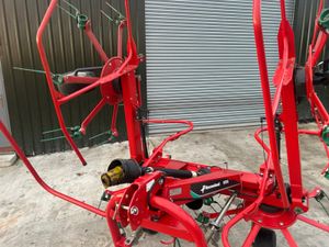 2021 Kverneland 4 Rotar Tedder - Image 4