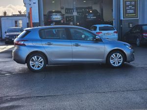 Peugeot 308 1.6 HDI AUTOMATIC - Image 2