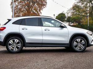 Mercedes-Benz GLA 180d Progressive Night Pack Auto - Image 3