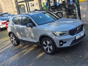 2023 VOLVO XC40 RECHARGE T4 PLUS AUTO. - Image 4