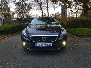 141 VOLVO V40 1.6D Automatic  Warranty New - Image 2