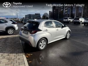 Toyota Yaris Hybrid 115 Luna - Image 2