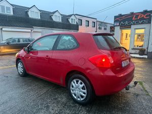 Toyota Auris 2008 Van - Image 4