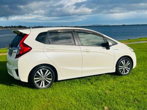 Honda Fit 2014 FIT IN PEARL WHITE ONLY 90 K ON THE - Image 3