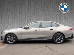 BMW 5 Series 520i M Sport Saloon - Image 4
