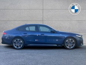 BMW 5 Series 530e M Sport Saloon - Image 4