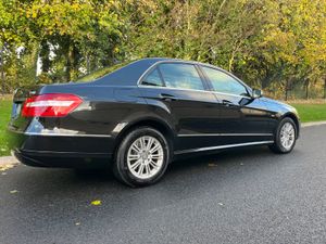 Mercedes-Benz E-Class 2010 - Image 3