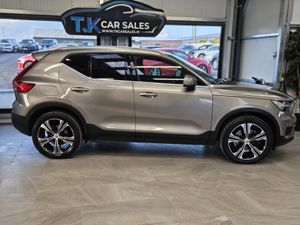 22 VOLVO XC40 HYBRID INSCRIPTION - Image 2