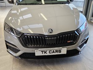 21 SKODA OCTAVIA VRS ESTATE HYBRID - Image 4