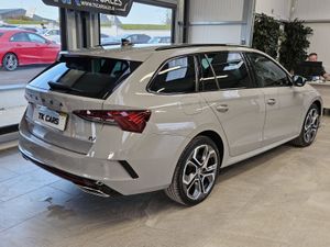 21 SKODA OCTAVIA VRS ESTATE HYBRID - Image 3