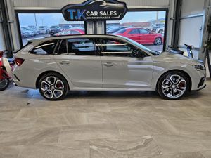 21 SKODA OCTAVIA VRS ESTATE HYBRID - Image 2