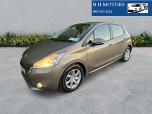 Peugeot 208 ACTIVE 1.4 Hdi 1 OWNER LOW MILEAGE - Image 4