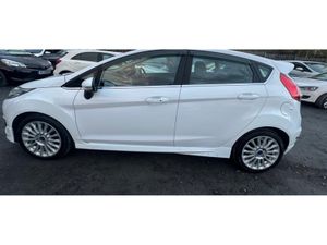Ford Fiesta EcoBoost 1.0L Automatic Petrol Low Mil - Image 4