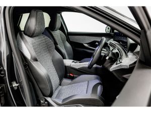 Peugeot 3008 Allure Hybrid Auto 145HP - Image 4