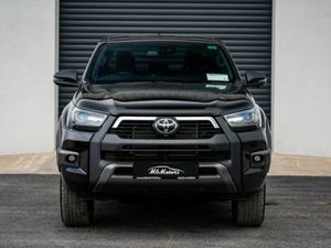 Toyota Hilux INVINCIBLE X 4WD - Image 2