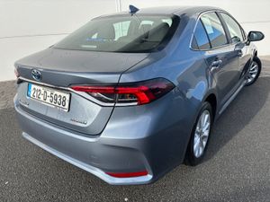 2021 TOYOTA COROLLA LUNA HYBRID NCT 1 OWNER - Image 4