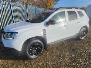 Dacia Duster 2019 like new - Image 2