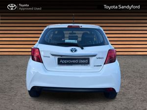 Toyota Yaris HYBRID LUXURY // REAR CAMERA // BLUET - Image 4