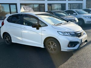 2017 Honda JAZZ/FIT 1.5 Hybrid automatic,Sports - Image 4