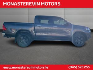 Toyota Hilux 2.4 SR5 D/CAB AUTO - Image 4