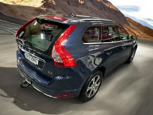 2015 Volvo XC60 D4 (181hp) SE Geartronic Automatic - Image 2