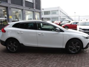 2.0D4 CROSS COUNTRY HATCH 5DR AUTOMATIC - Image 3