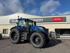 Valtra  T255 Versu Tractor with Extra's - Image 3