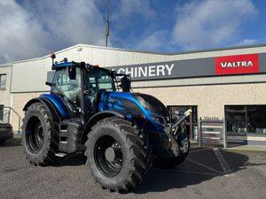 Valtra  T255 Versu Tractor with Extra's - Image 2