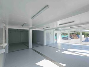 Large Modular Open-Plan Living Space - Image 2