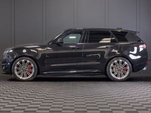 2024 Range Rover Sport P460e Dynamic SE - Image 3