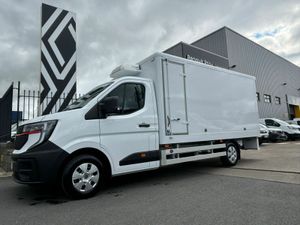 Renault Master CCAB 3.5T L3H1 Bread Van with Fridg - Image 2